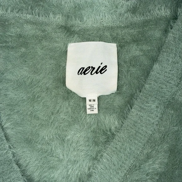Aerie Sweater Womens Medium Green Fuzzy Cardigan Oversized Cozy Cropped Coquette - Picture 3 of 6